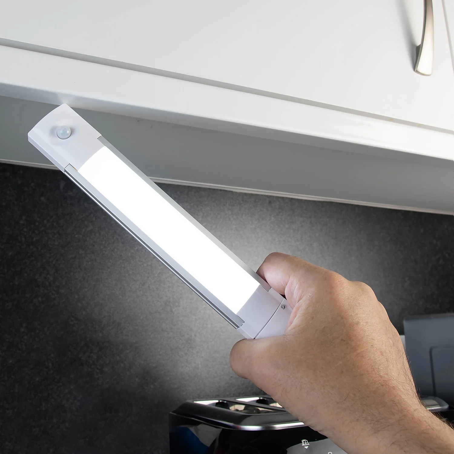 Arlec Lithium PIR LED Light Bar 28cm - Image 5