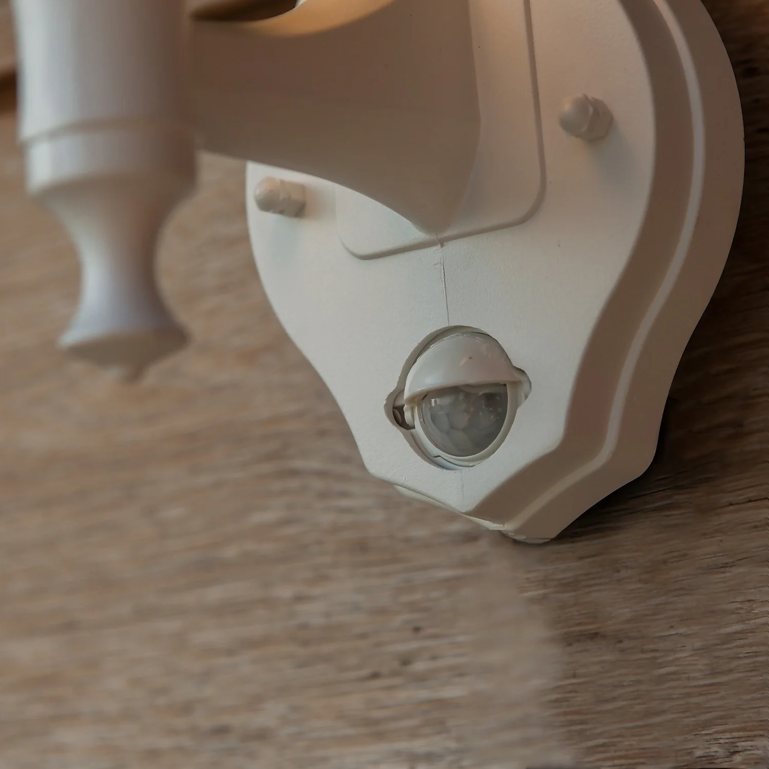 Lutec Unite LED PIR Outdoor Wall Light - White - Image 4