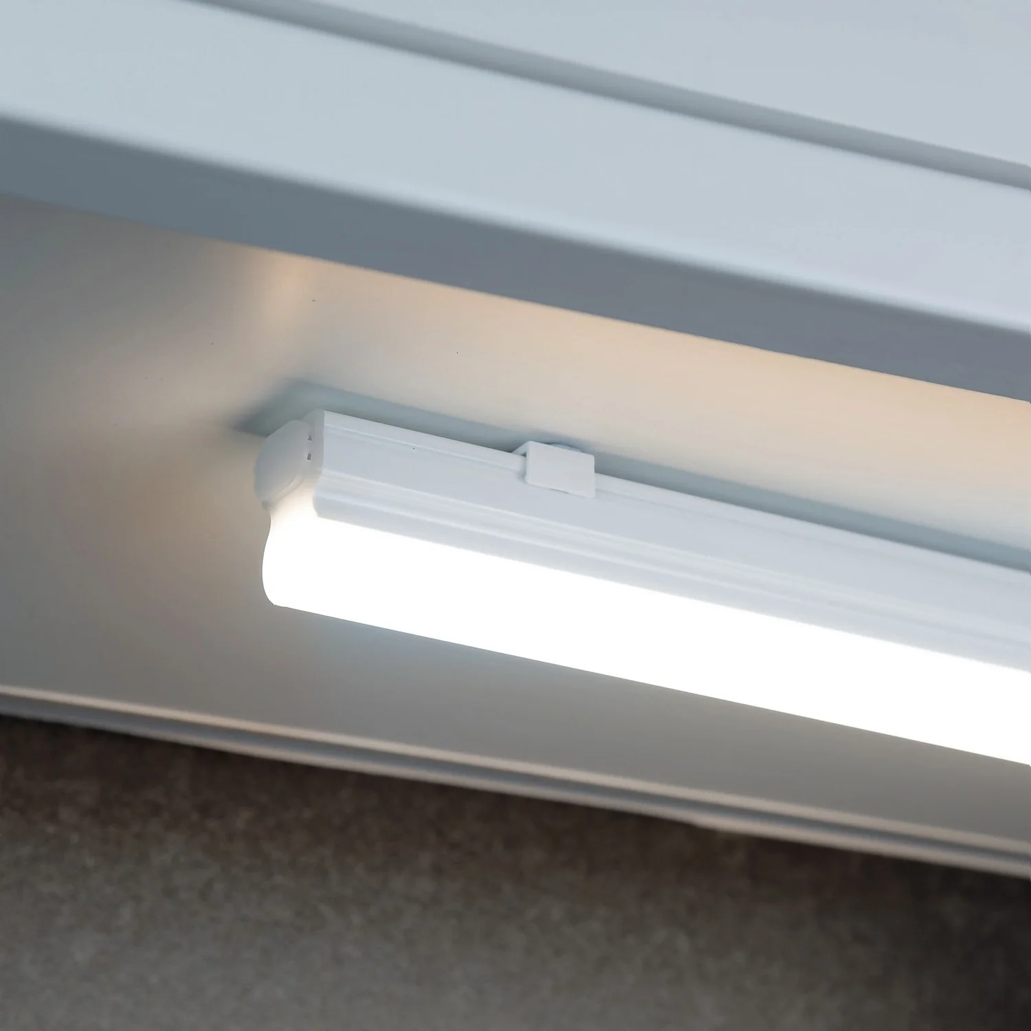 Arlec 4W Cool White Bar Light - Image 4