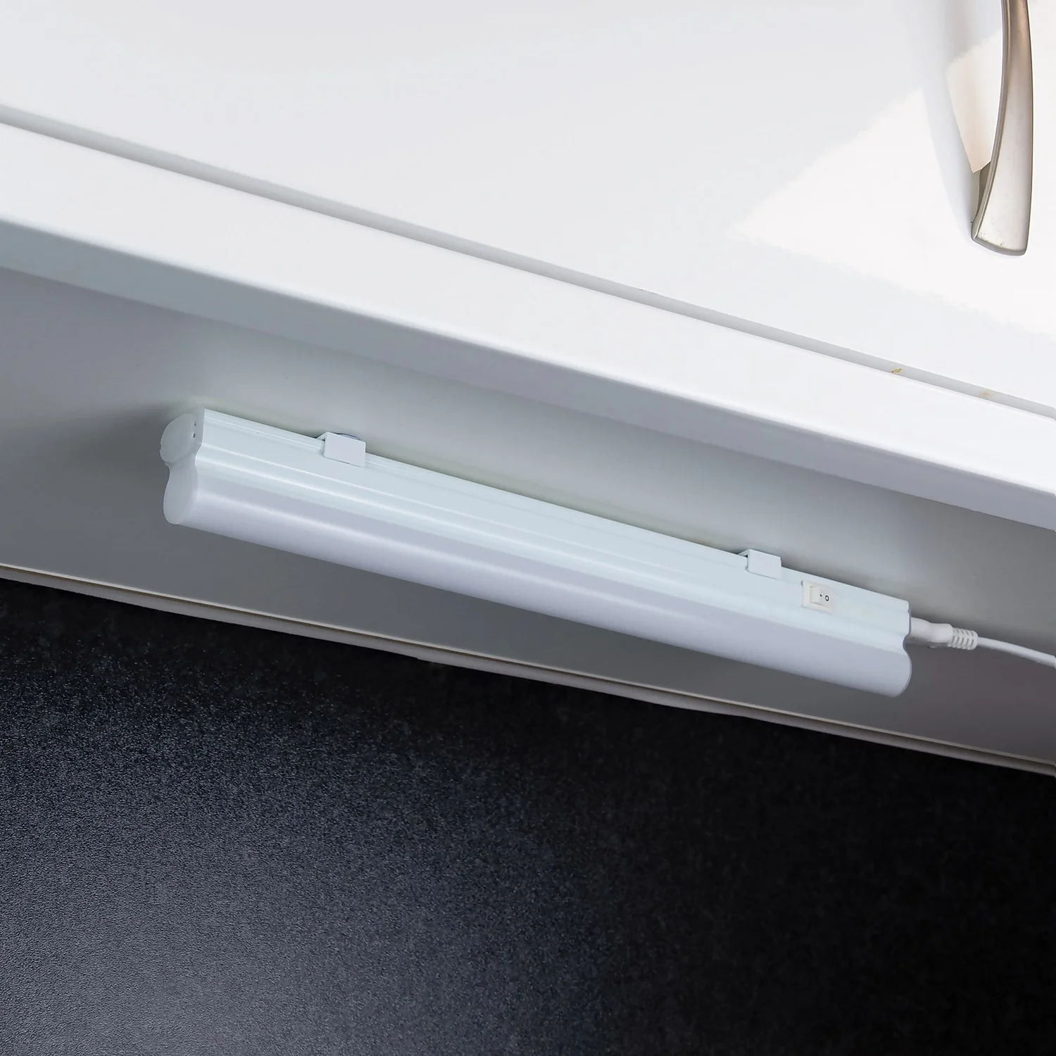 Arlec 4W Cool White Bar Light - Image 3