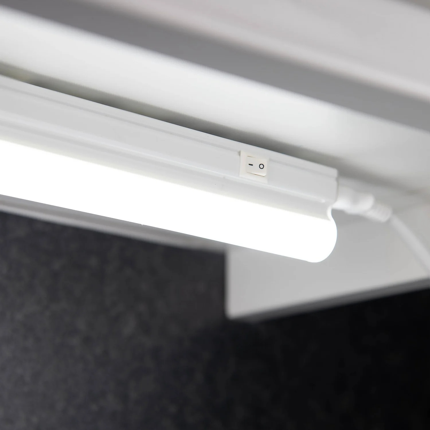 Arlec 12W Cool White Bar Light - Image 5