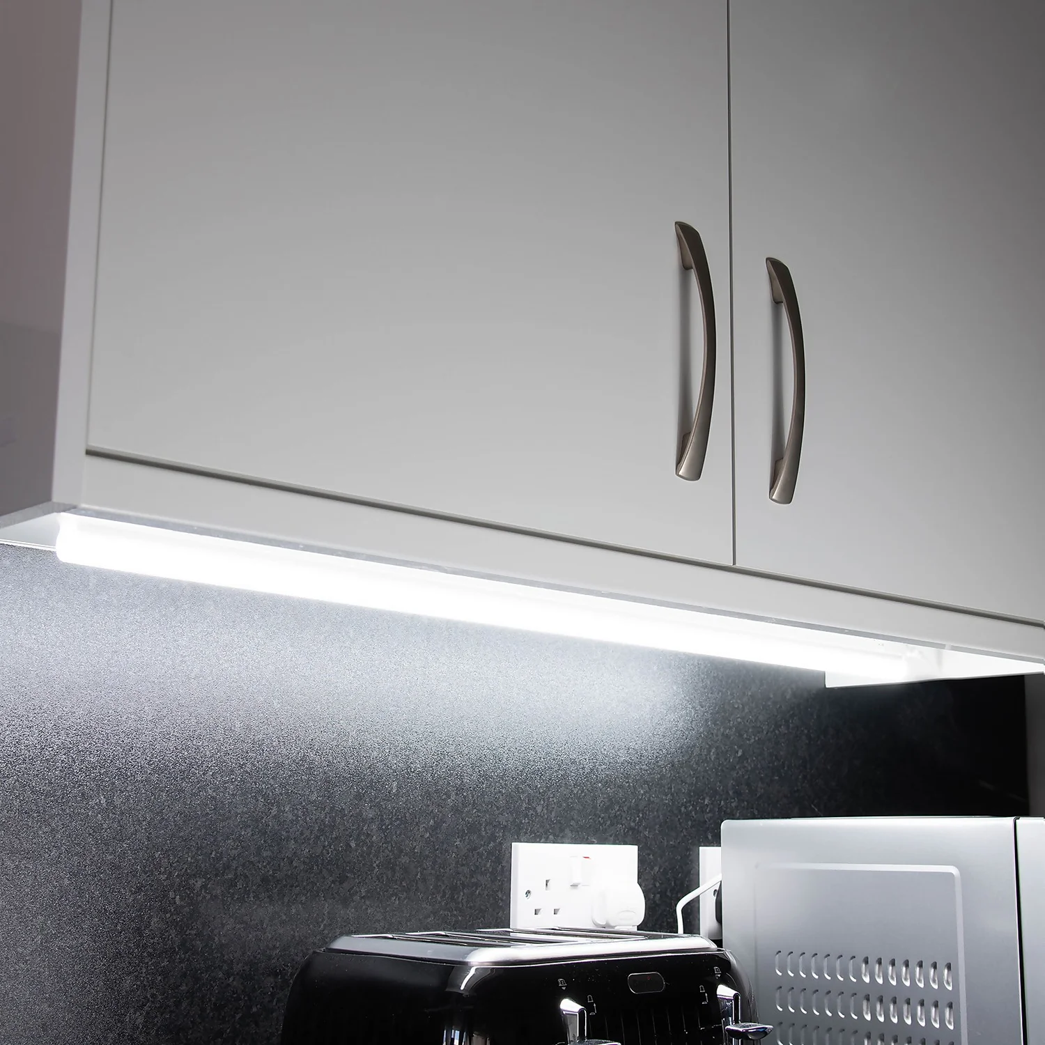 Arlec 12W Cool White Bar Light - Image 4