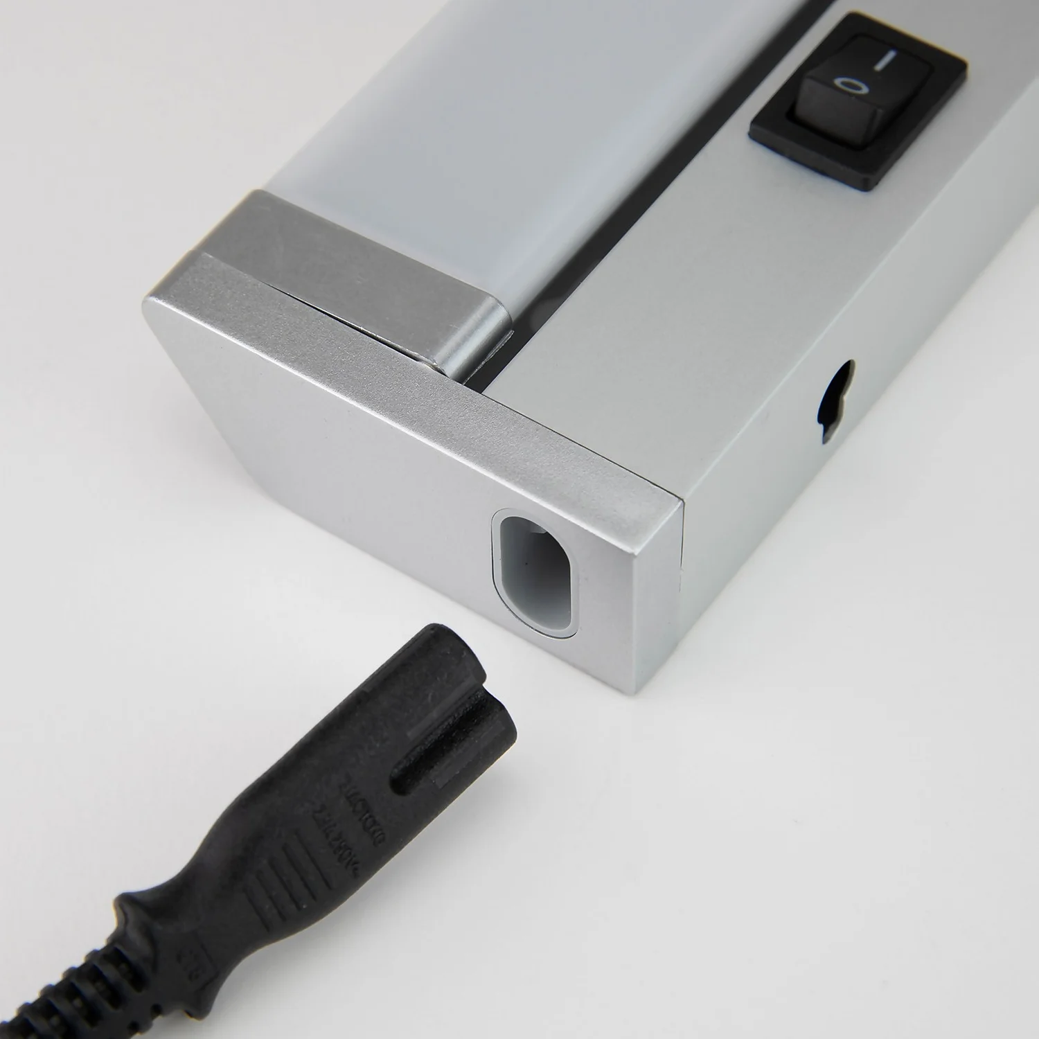 Arlec 10W LED Swivel Head Cabinet Light - Image 8