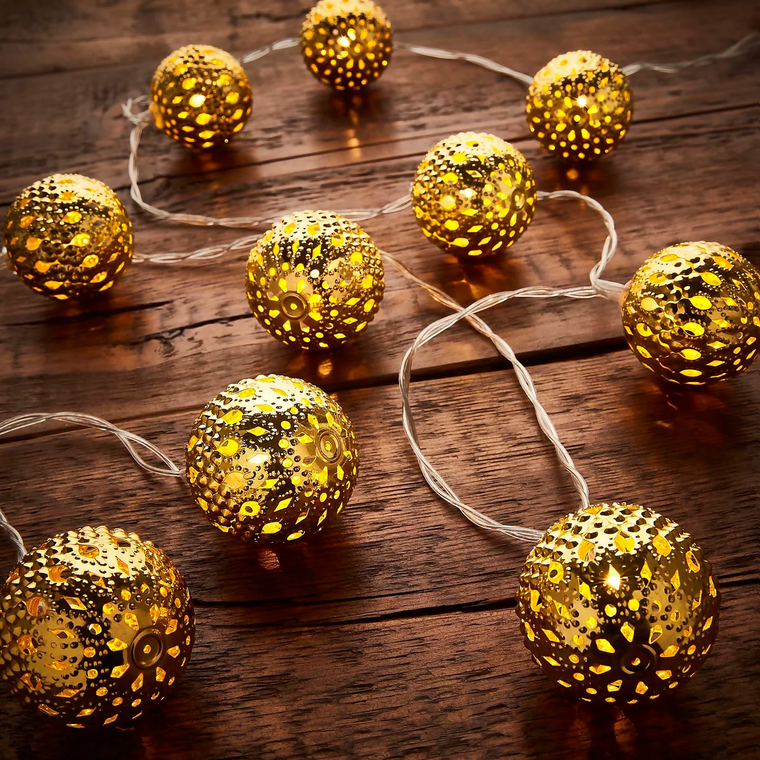 10 Gold Lantern String Christmas Tree Lights - Battery Operated - Image 4