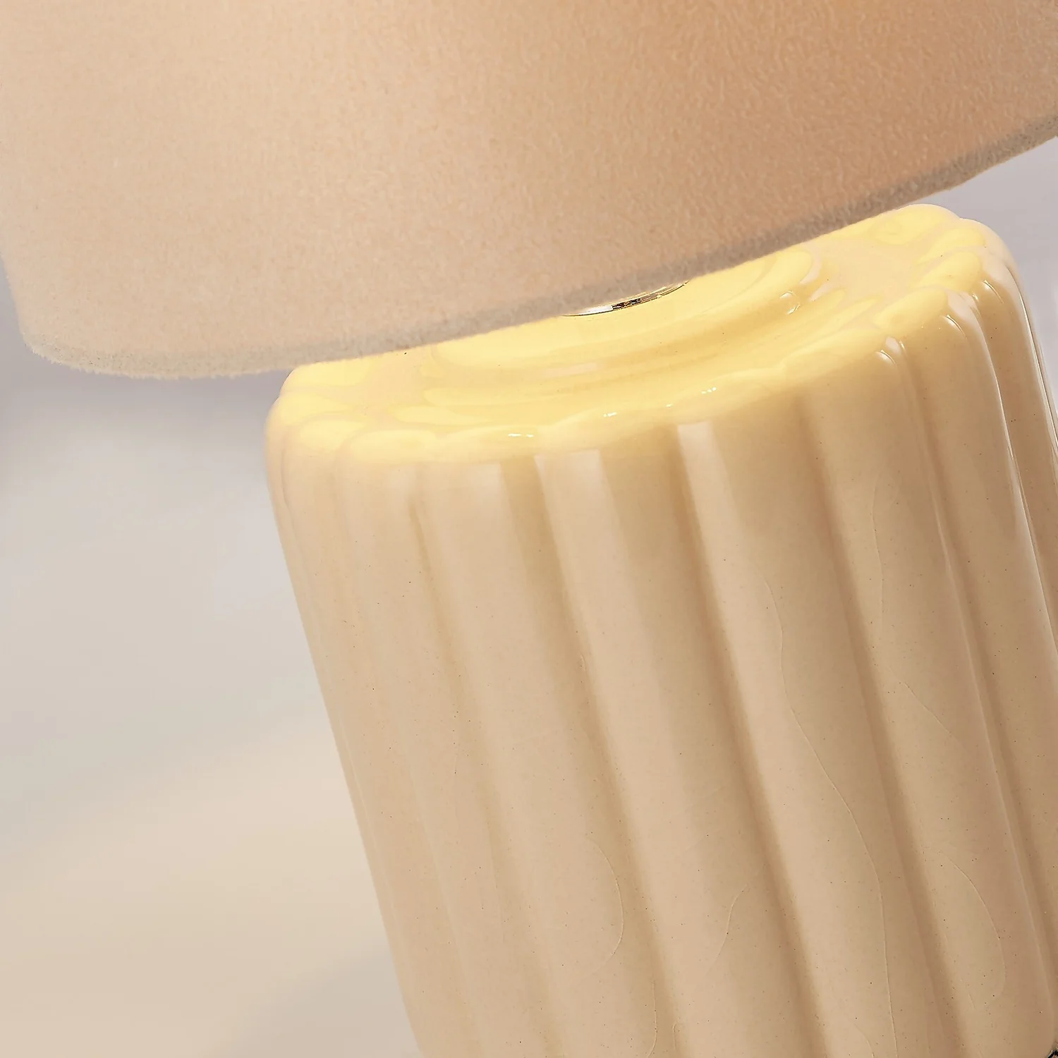 Phoebe Ceramic Table Lamp - Cream - Image 4