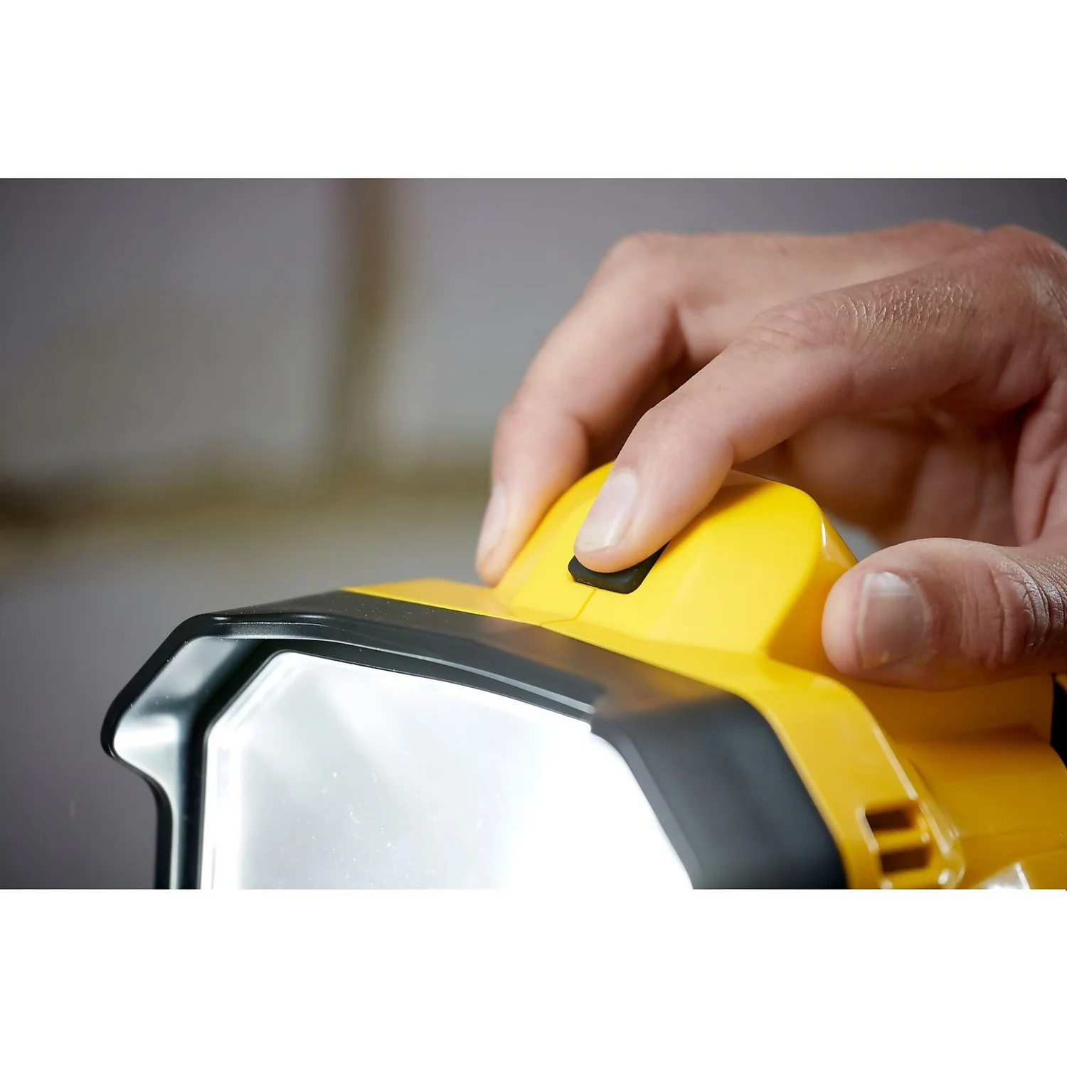 STANLEY FATMAX 18V V20 Area Light (no Battery Included) - Image 3