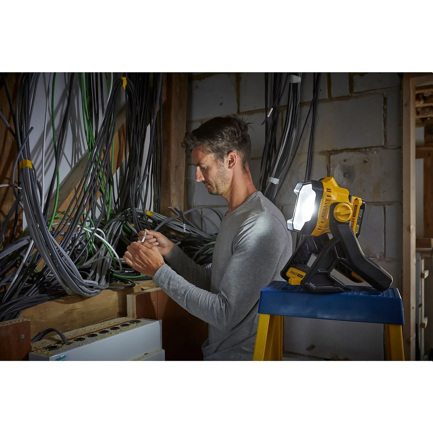 STANLEY FATMAX 18V V20 Area Light (no Battery Included) - Image 8