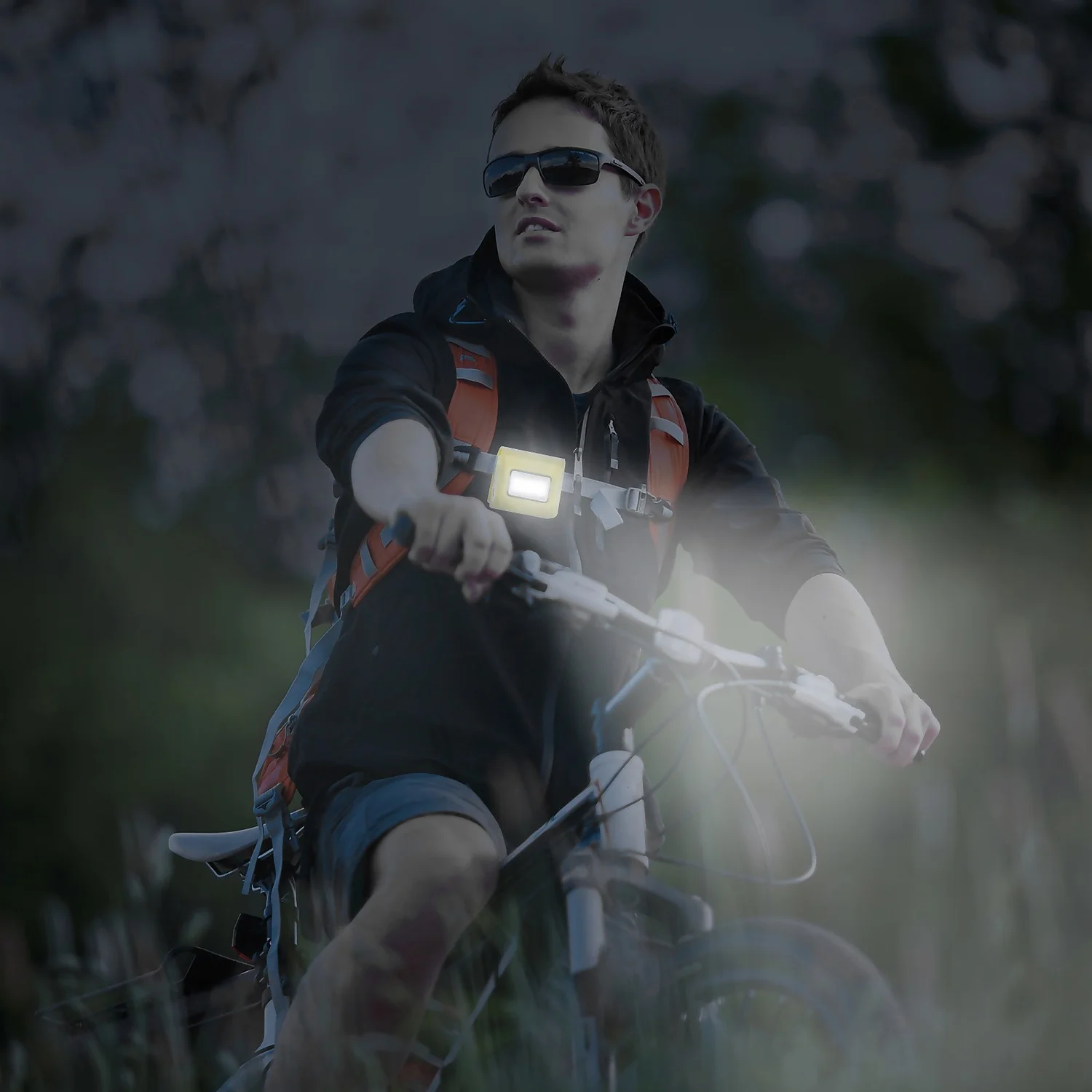 Arlec 100 Lumen LED Clip-on Light - Image 5