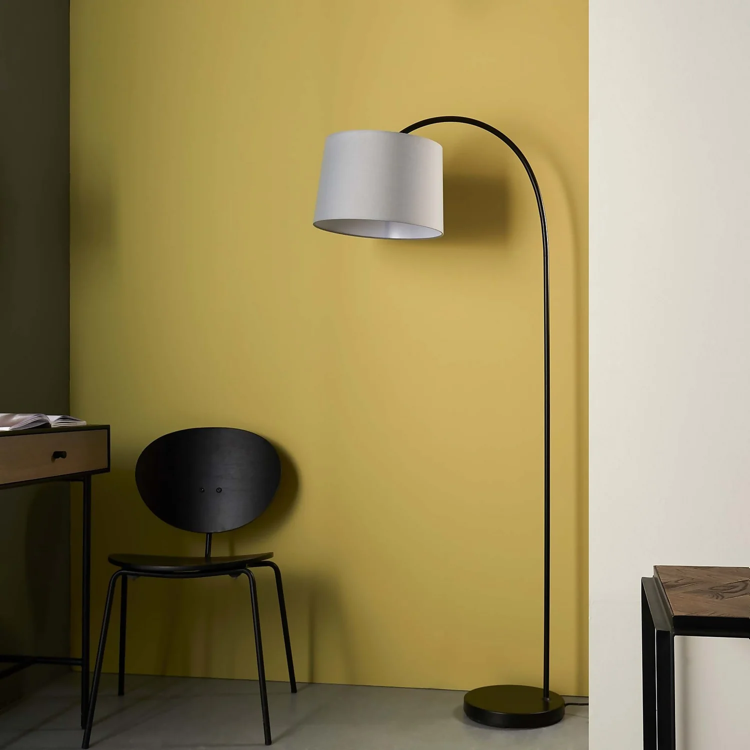 Morten Floor Lamp - Black - Image 3