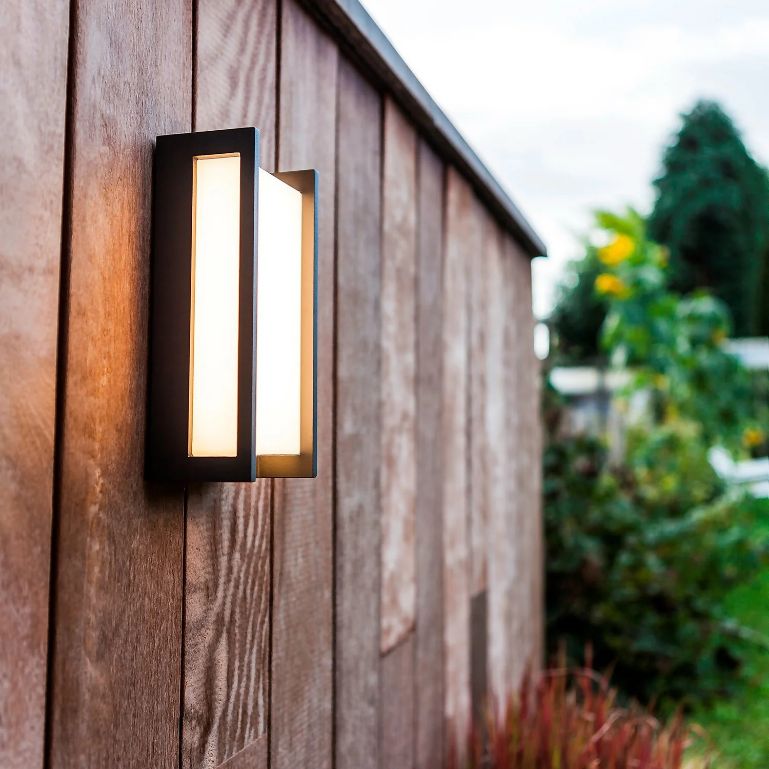 Lutec Qubo LED Rectangle Outdoor Wall Light - Anthracite - Image 3