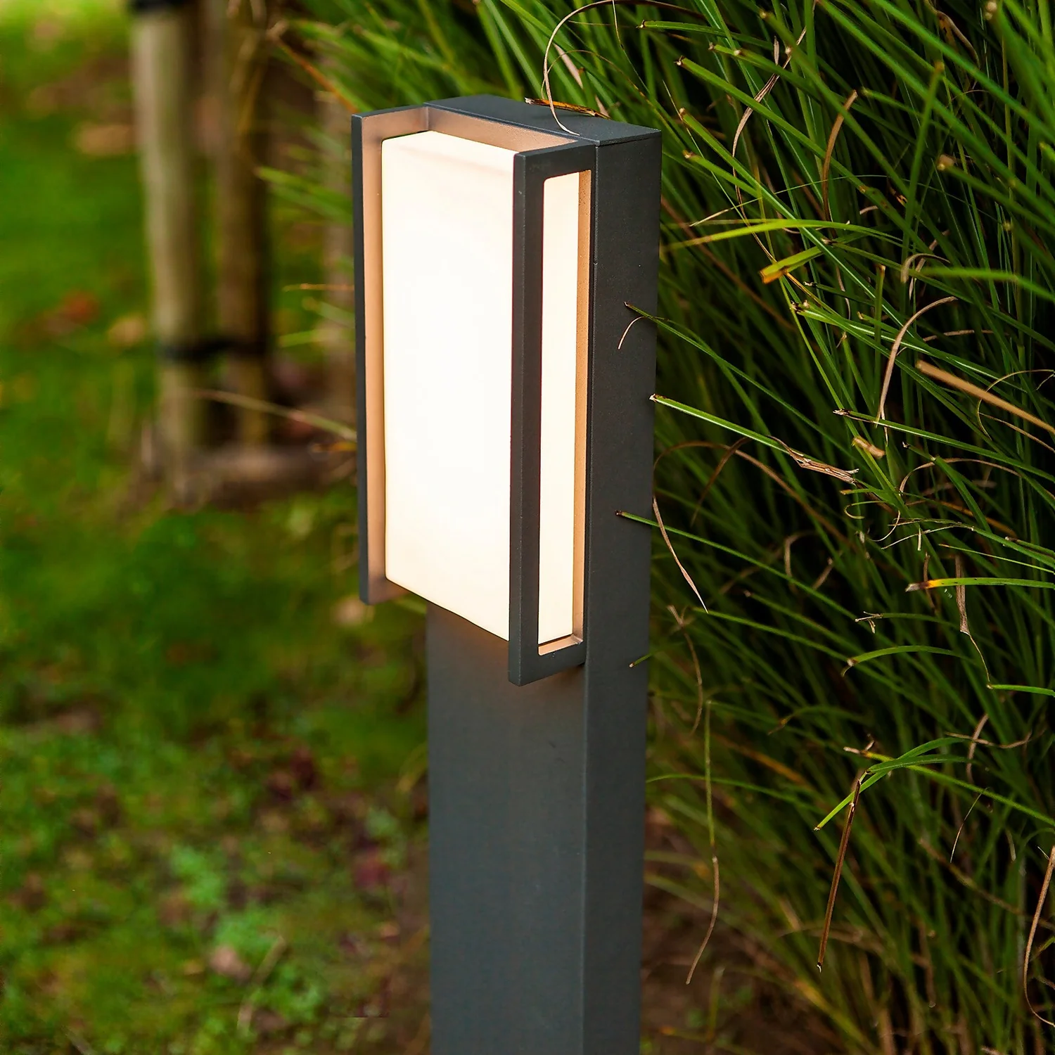 Lutec Qubo LED Outdoor Bollard Light - Anthracite - Image 4